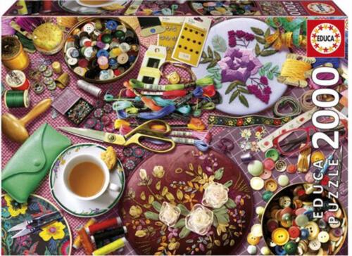 Puzzle 2000 PIEZAS LA MESA DE COSTURA